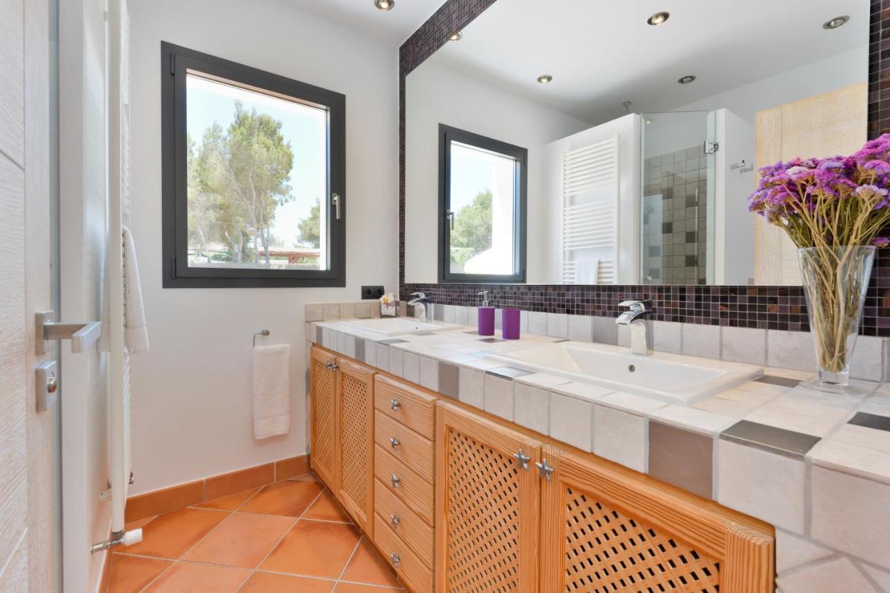 New Villa With Pool 19 Mins From Ibiza Town Cana Clara Санта-Эулалия-дель-Рио Экстерьер фото