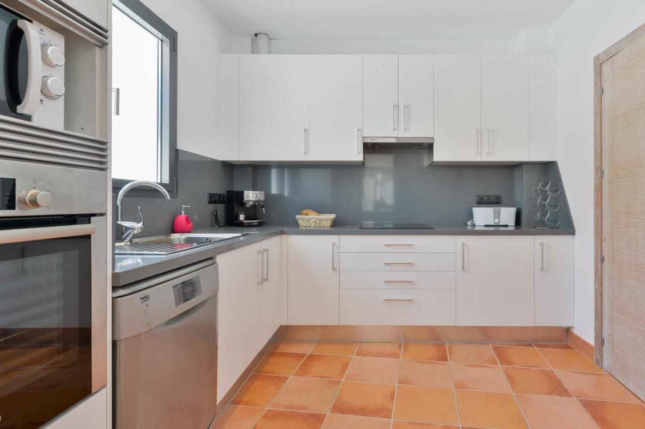 New Villa With Pool 19 Mins From Ibiza Town Cana Clara Санта-Эулалия-дель-Рио Экстерьер фото